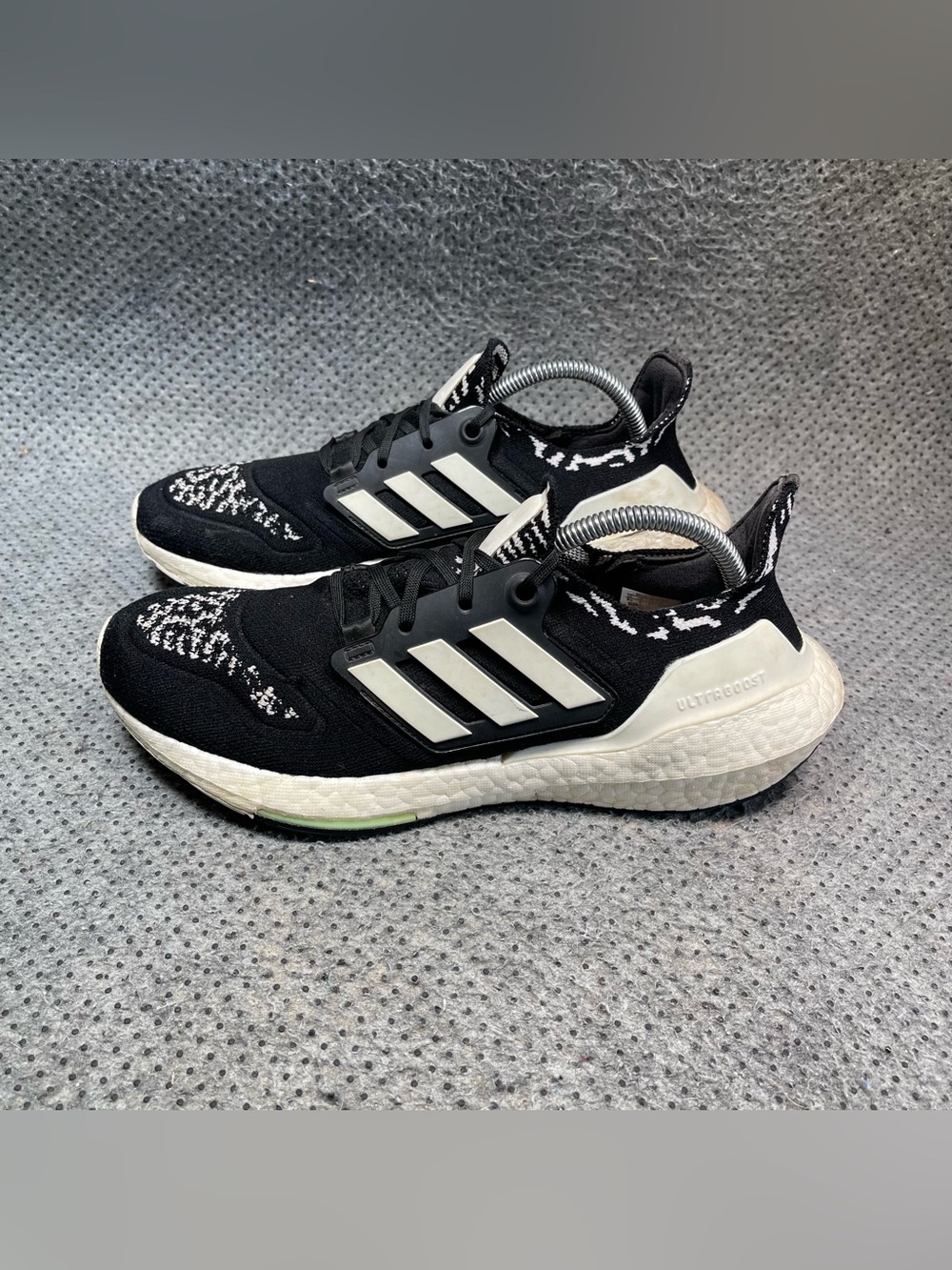 Adidas Ultraboost 22 Black White Running Shoes Size 9.5 Women’s